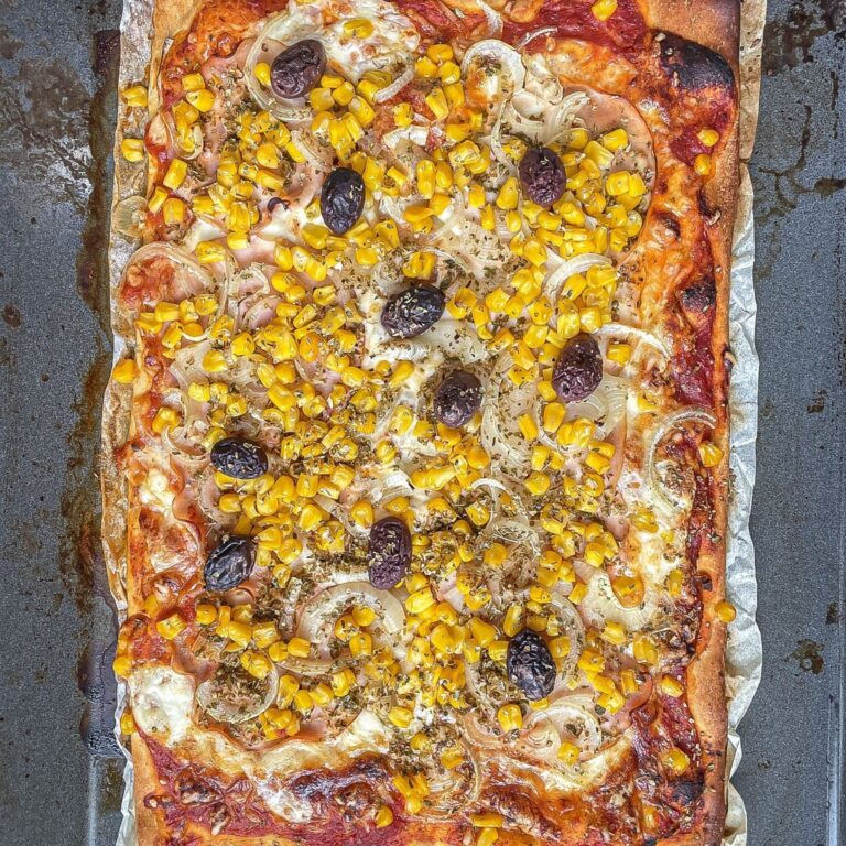 Pizza mit Fertigteig