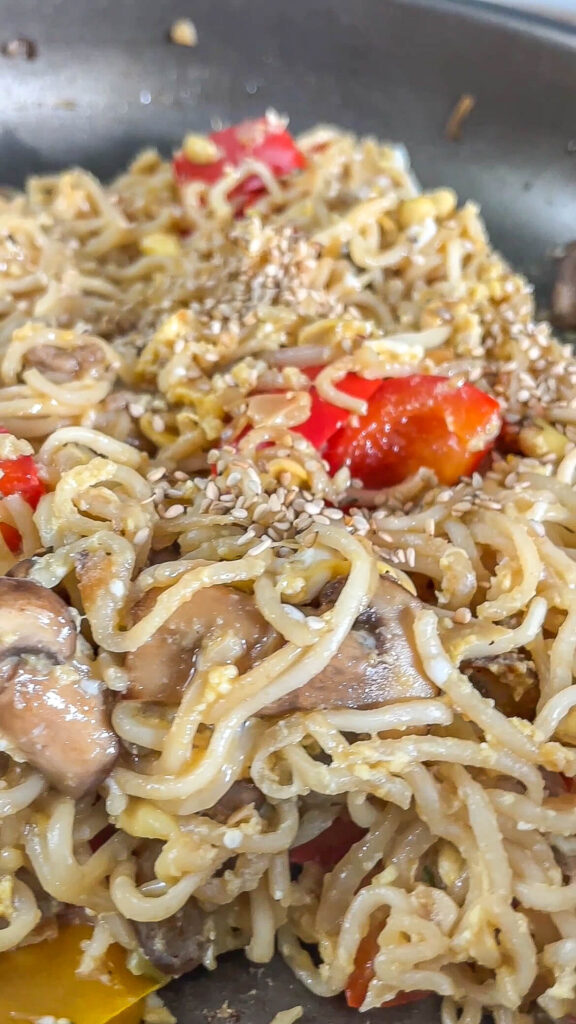 Gebratene Asia Noodles mit Ei